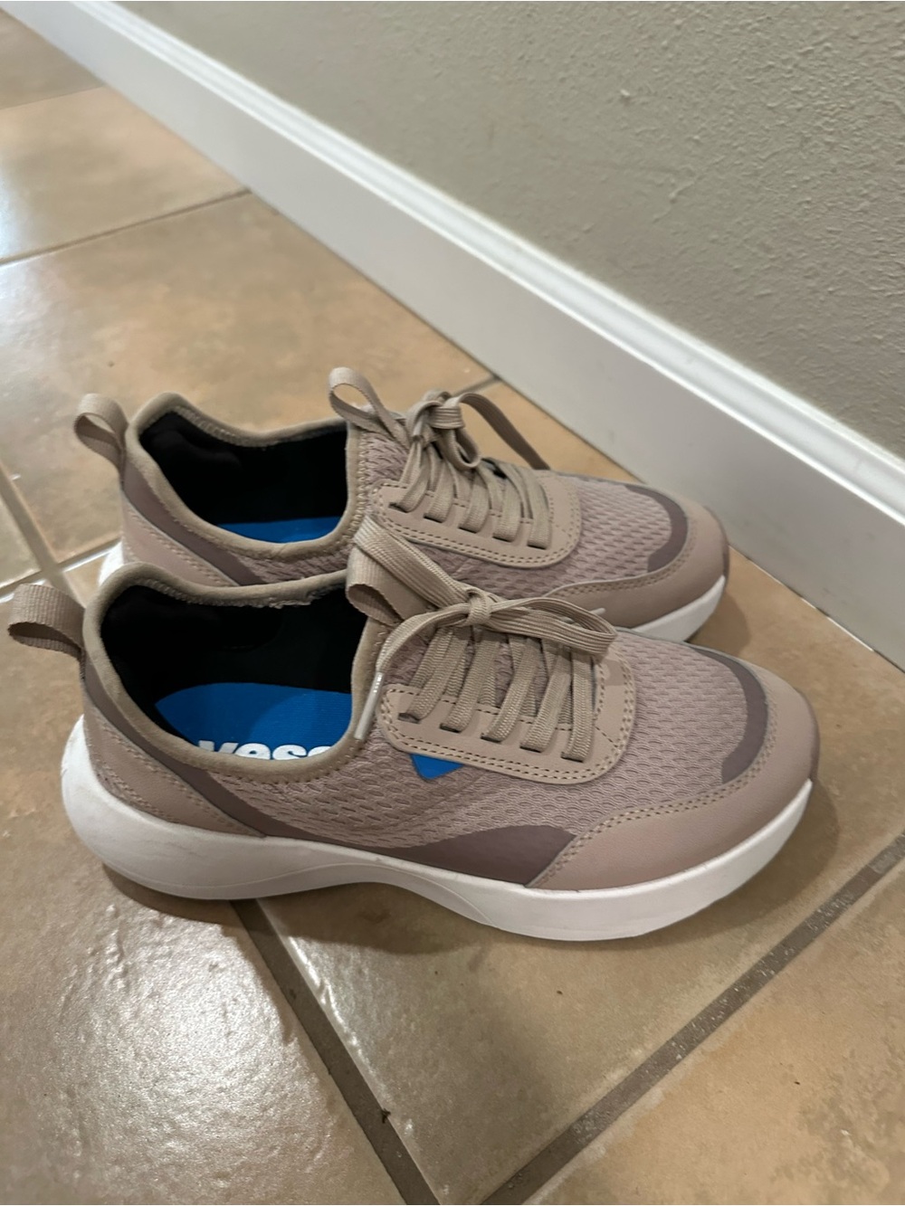 Vessi Women's Pacific Gravitate Sneakers